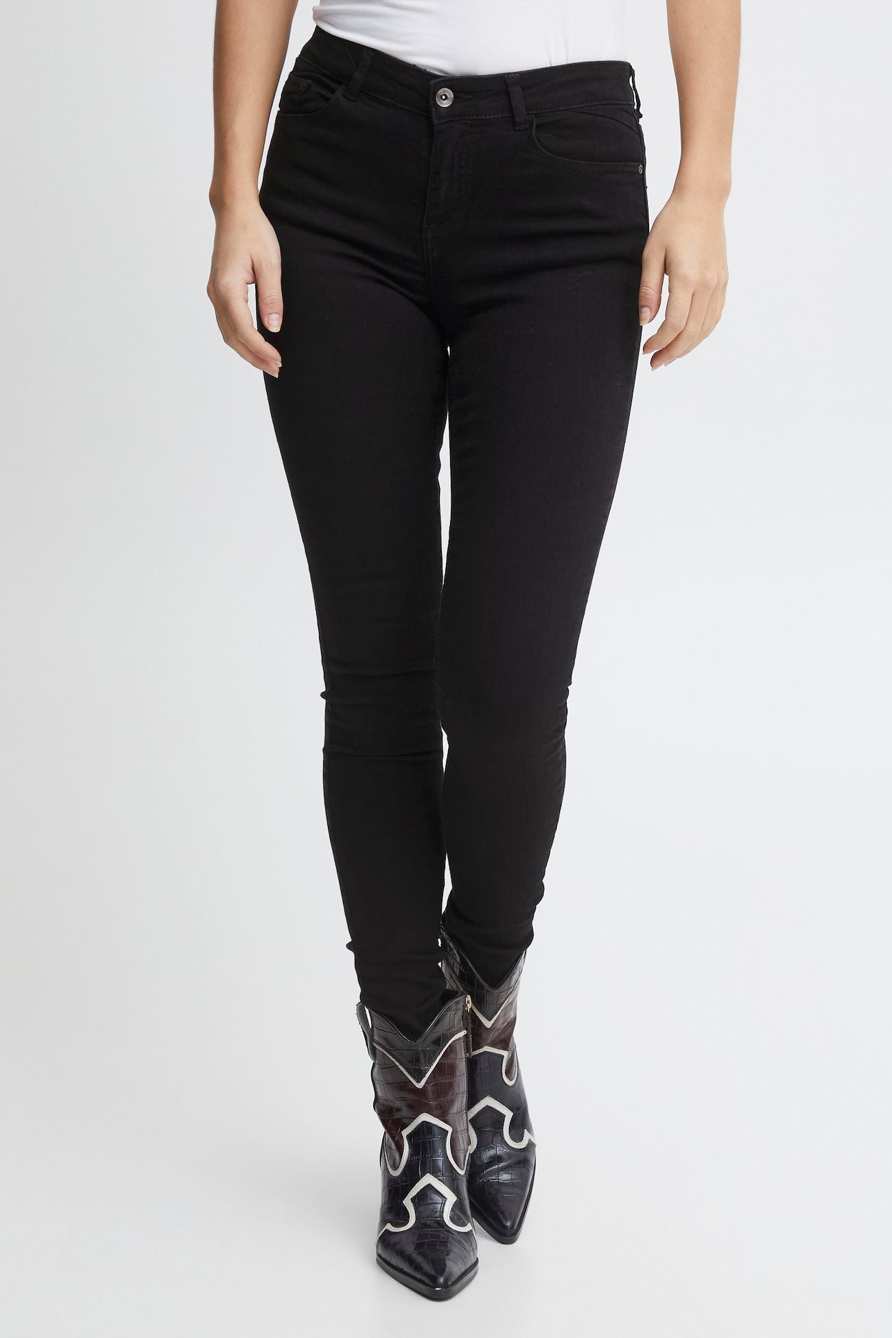 B.Young - LOLA BY LUNI - Slim fit jeans - Black image 0