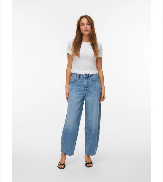 Vero Moda - BILLIE - Barrel High rise ankle jeans