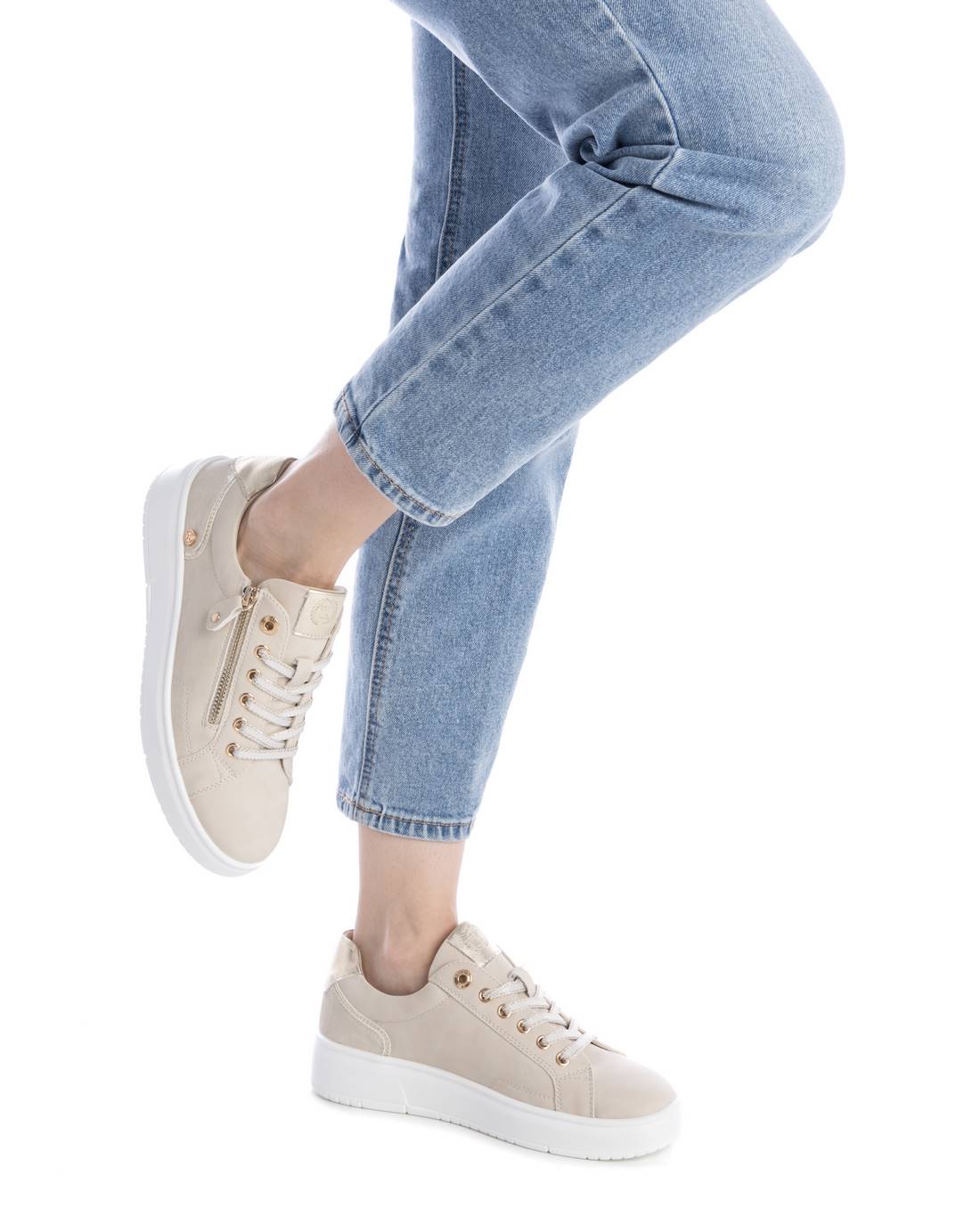 XTI - 143629 - Croc back zip detail trainer