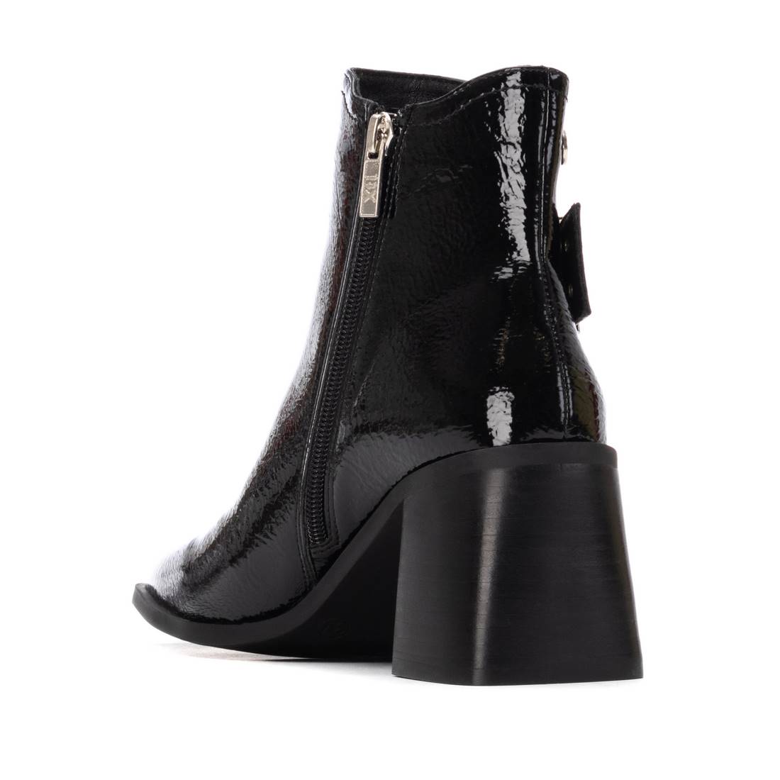 XTI Footwear - 144315 - Buckle detail partent ankle boots