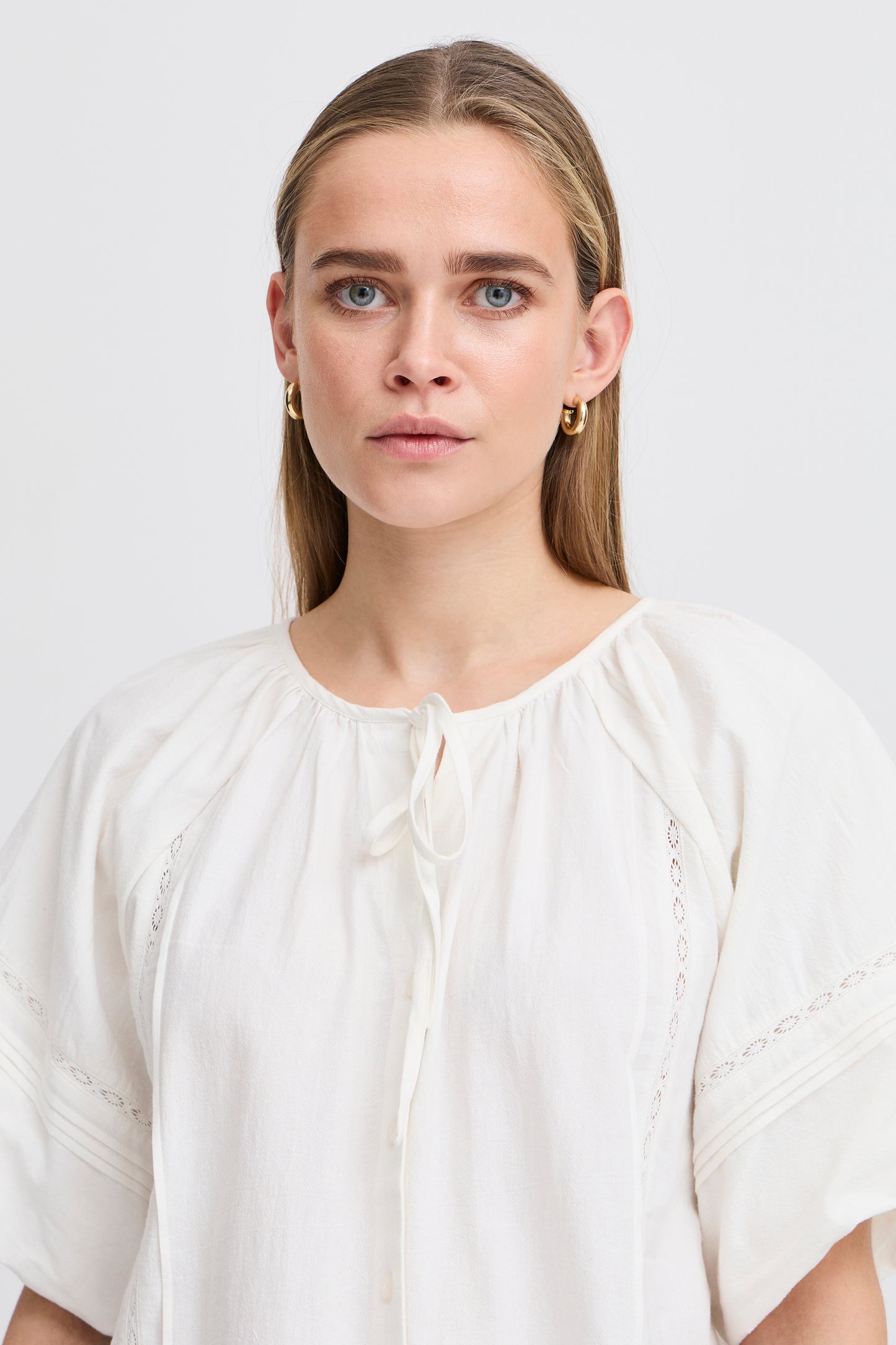 ICHI - UTAKO SH - Embroidery cut out detail puff sleeve top