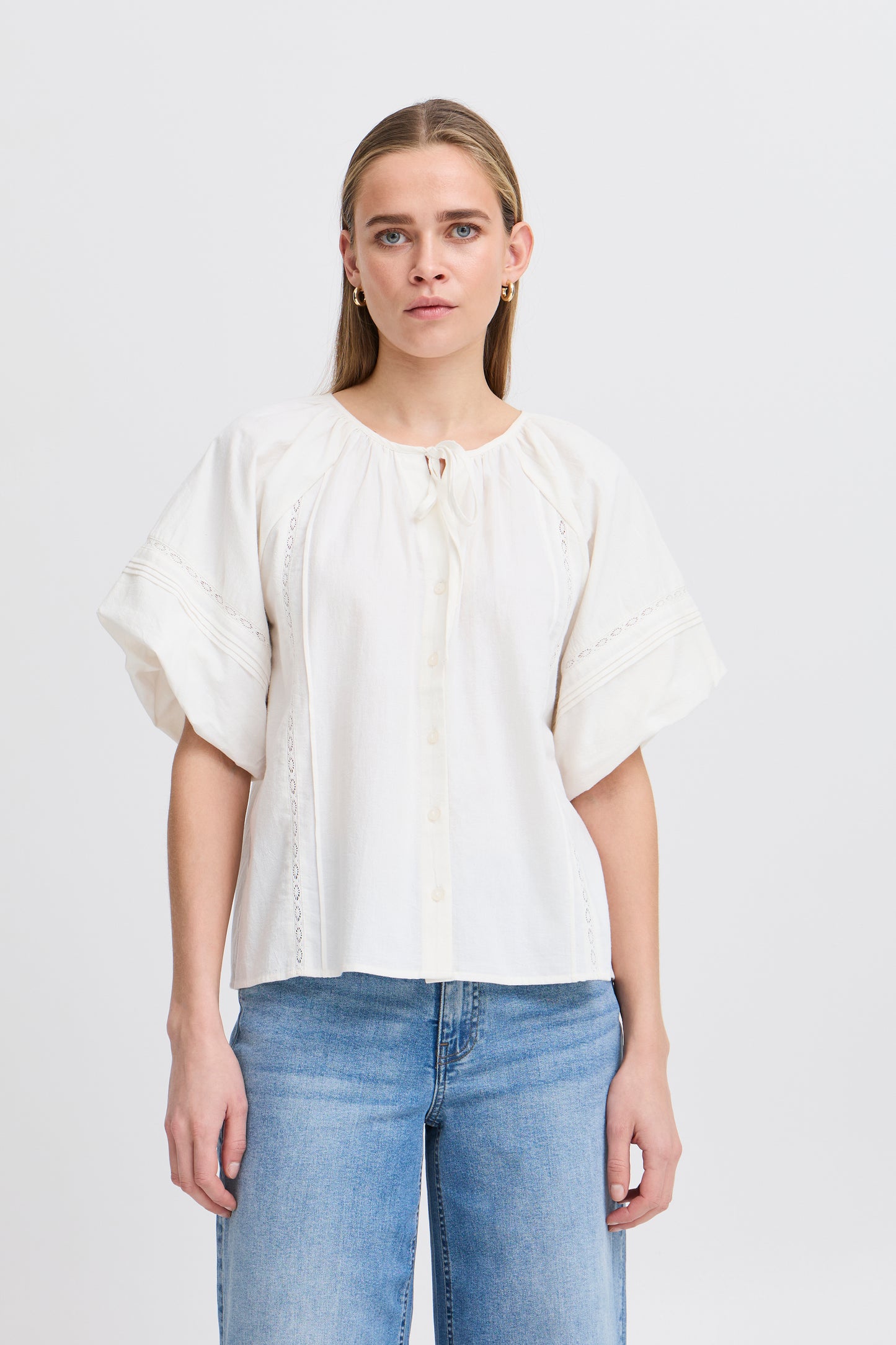 ICHI - UTAKO SH - Embroidery cut out detail puff sleeve top