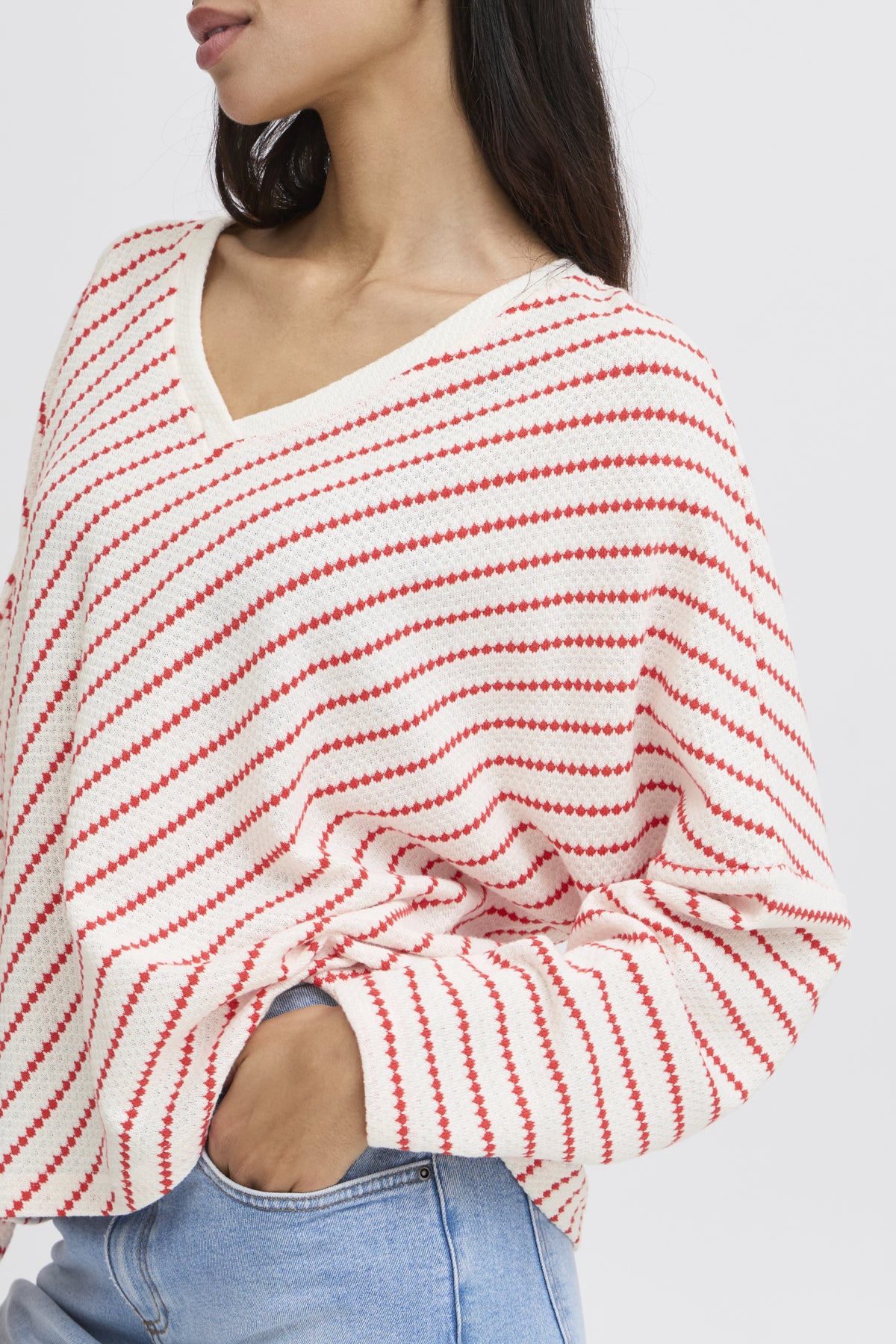 B.Young - RUNI - V.Neck chevron stripe top