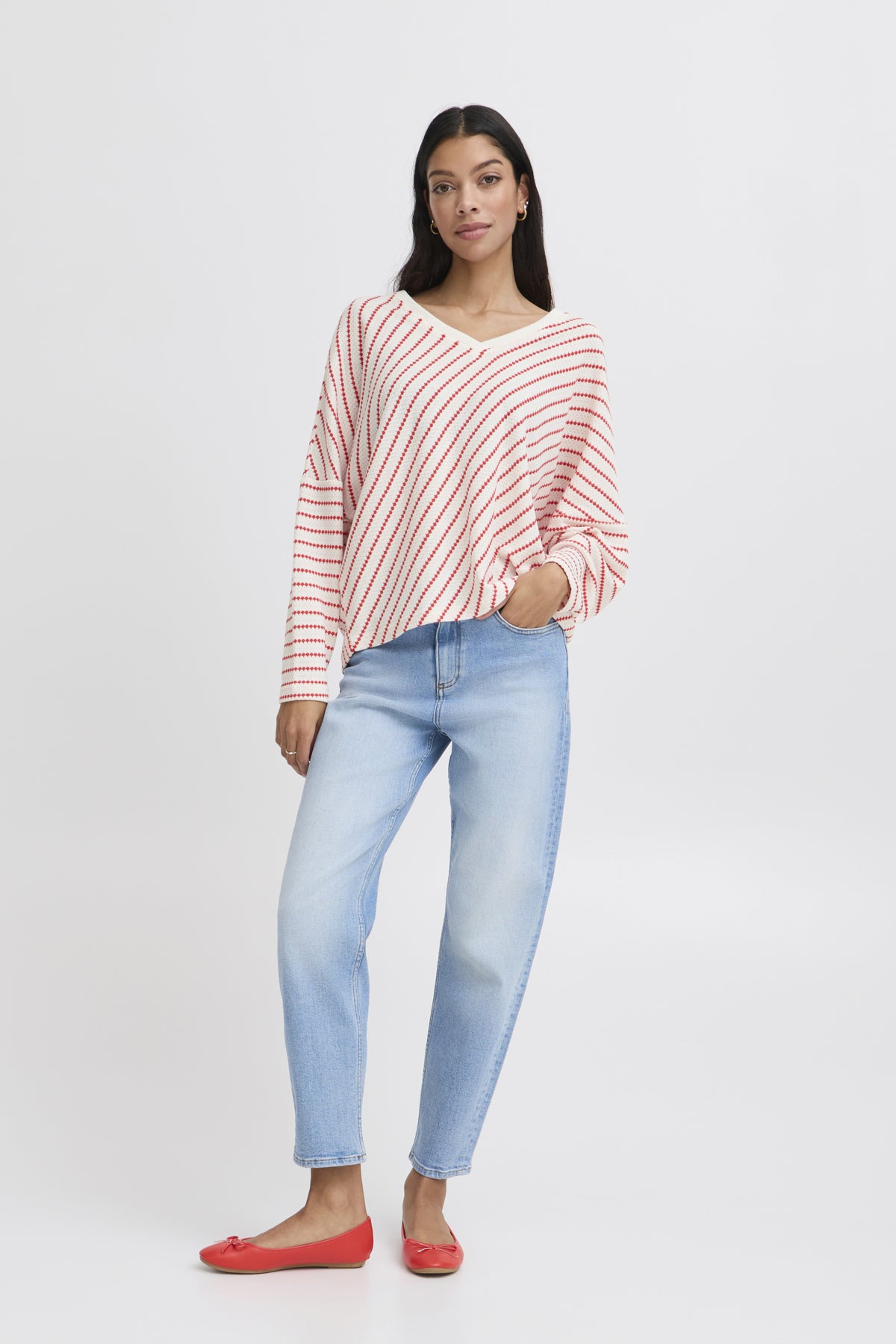 B.Young - RUNI - V.Neck chevron stripe top