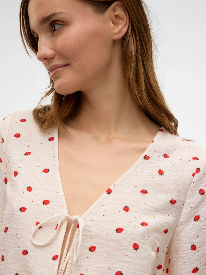 Vero Moda - ODETTE - Strawberry print tie front top