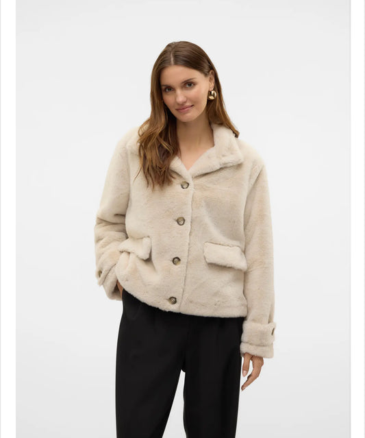 Vero Moda - SONJAEVA - Faux fur jacket