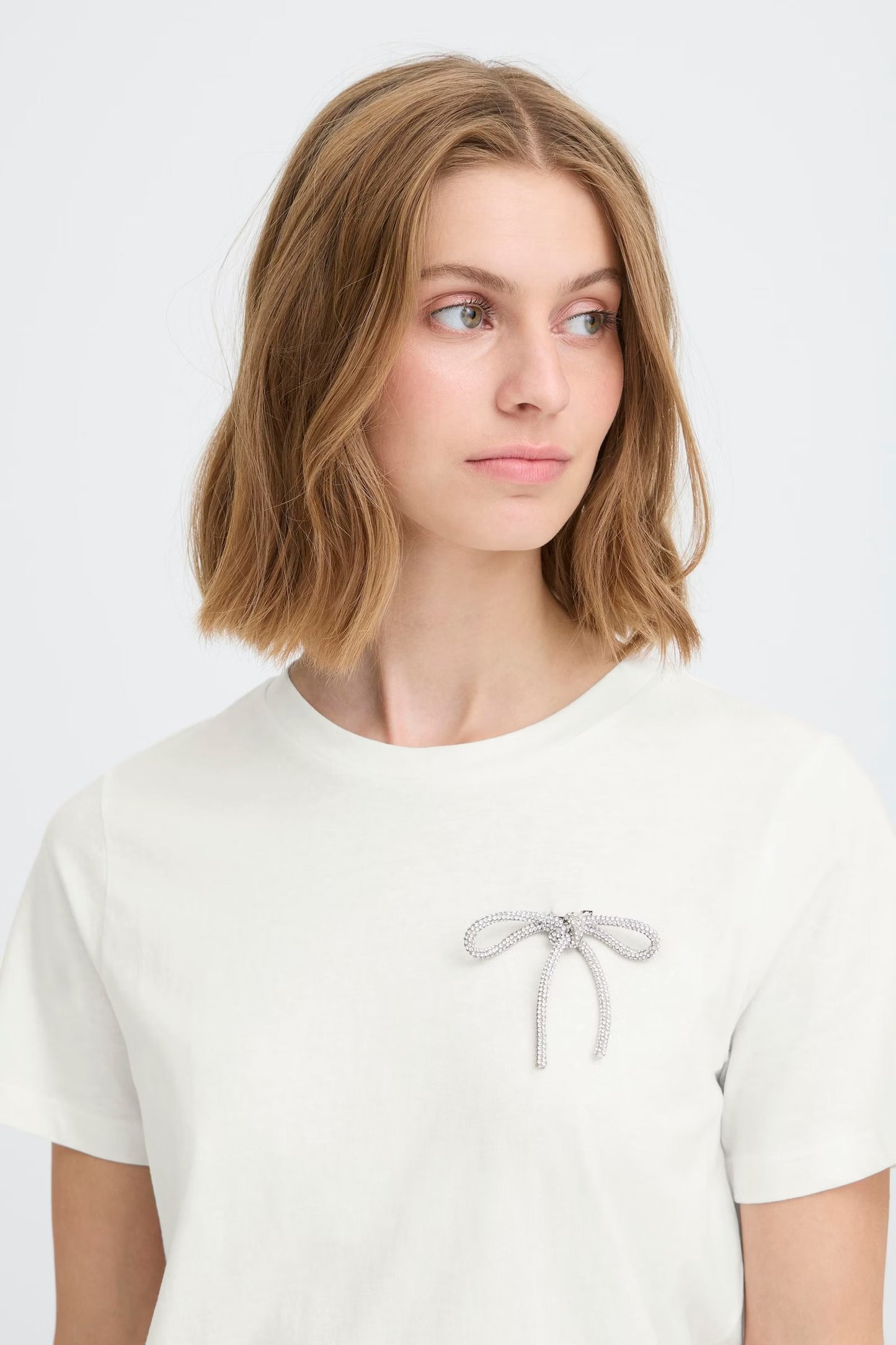 ICHI - KAMILLE - Sequin bow short sleeve T.shirt