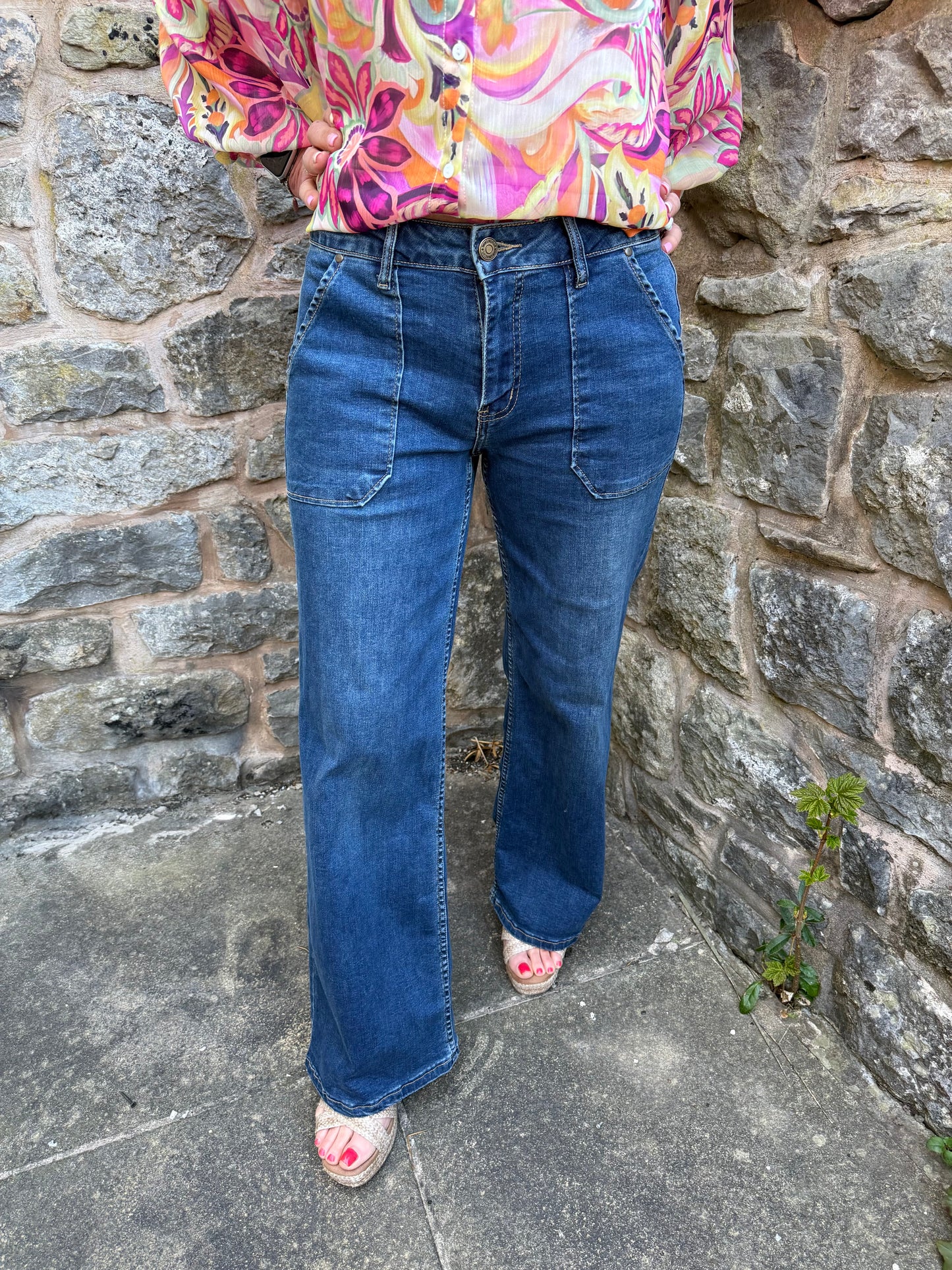 VIDA - Wide leg pocket detail jeans