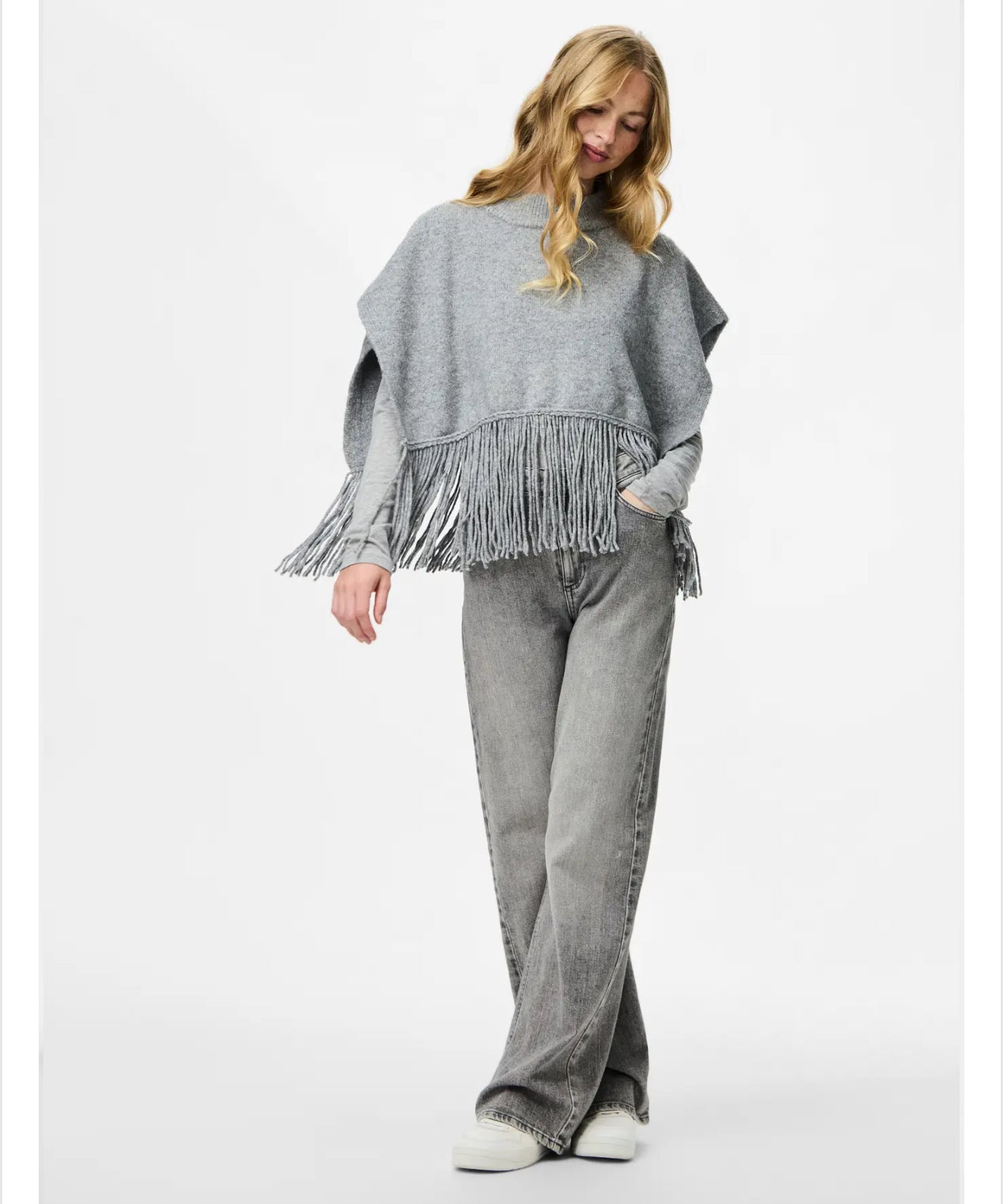 Pieces - JULLE - Fringe detail roll neck poncho