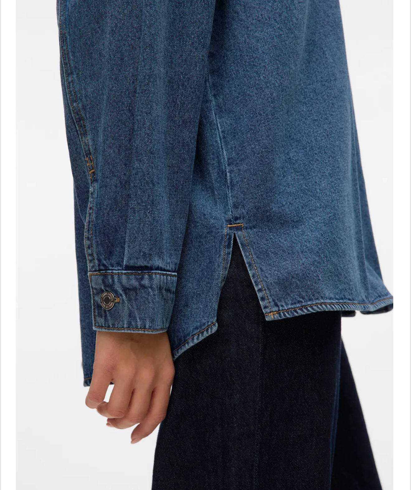 Vero Moda - JENNIE - Oversized denim Shacket