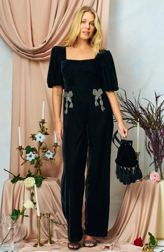Hope & Ivy - CHELSEA puff sleeve velvet jumpsuit with embellished bows