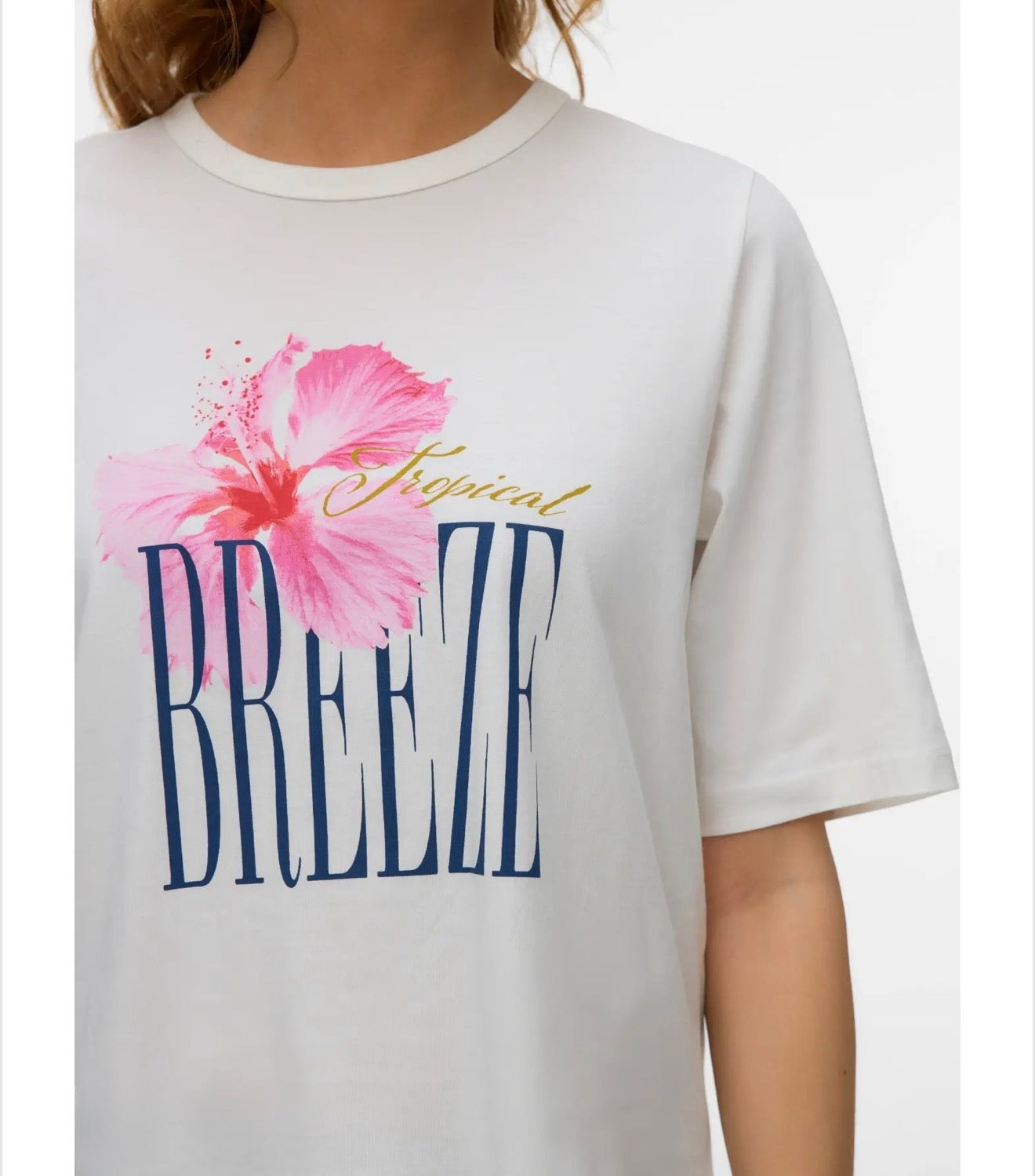 Vero Moda - NAOMI - Floral ‘Breeze’ slogan t.shirt