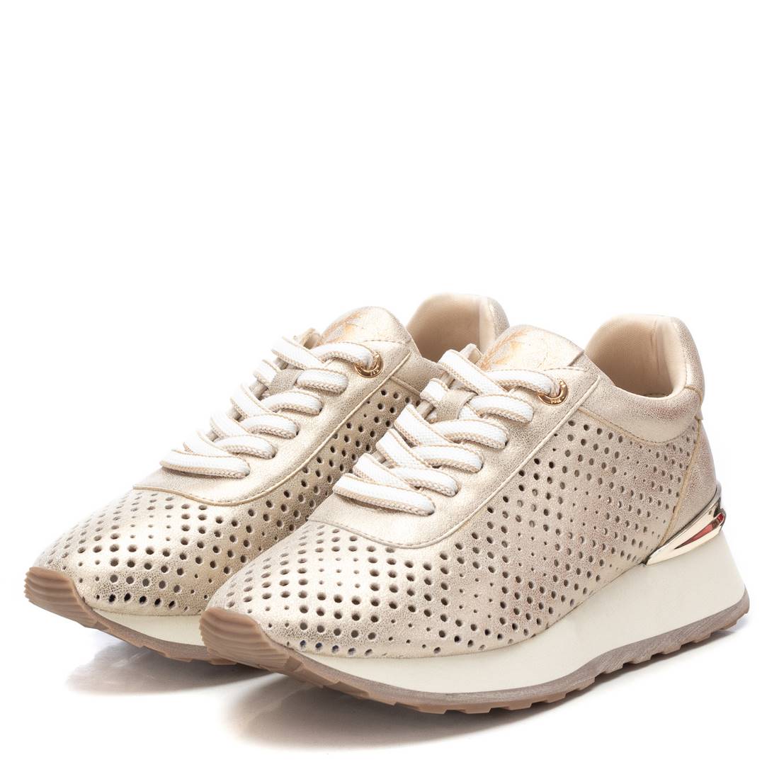 XTI - 143778 - Metallic sporty style trainer