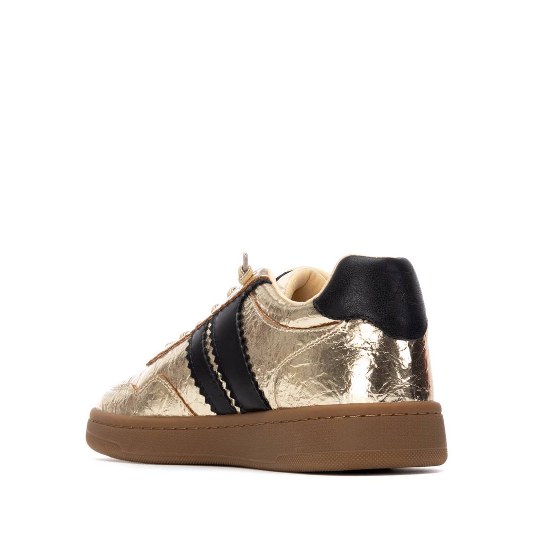XTI Footwear - 144214 - Metallic side stripe trainers