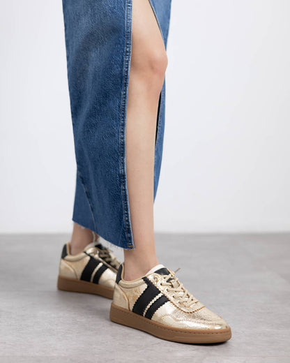 XTI Footwear - 144214 - Metallic side stripe trainers