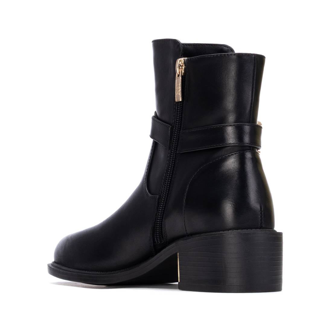 XTI Footwear - 144398 - Chain detail ankle boot