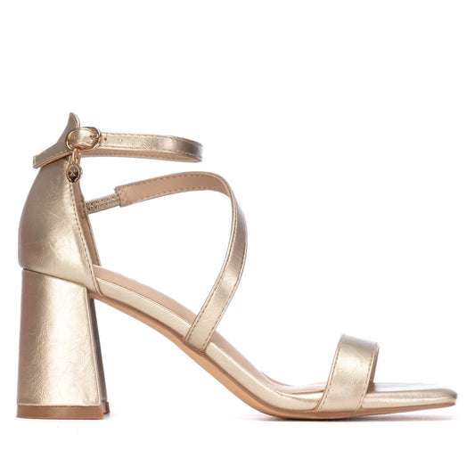 Xti - 145105 - Gold chunky heeled sandal