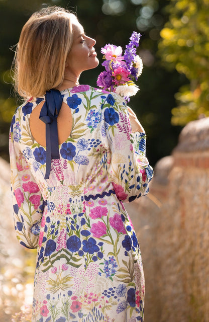 Hope & Ivy - CAROLINE - High Neck Maxi Dress With Tie Bow Back