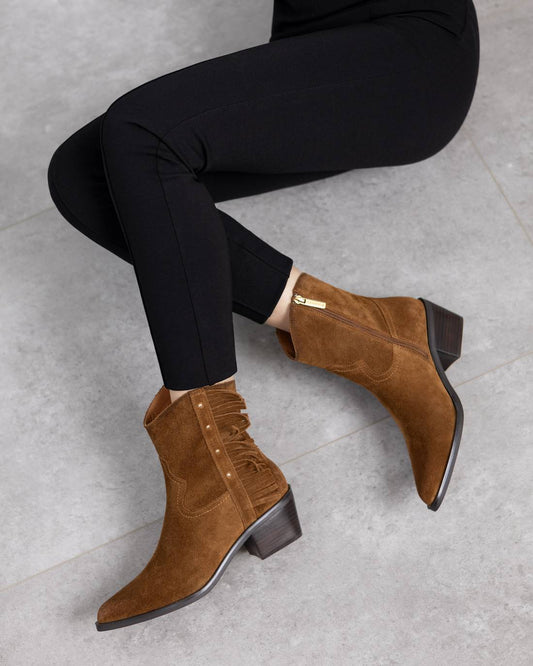 Carmela Footwear - 162663 - Leather tassel detail boot