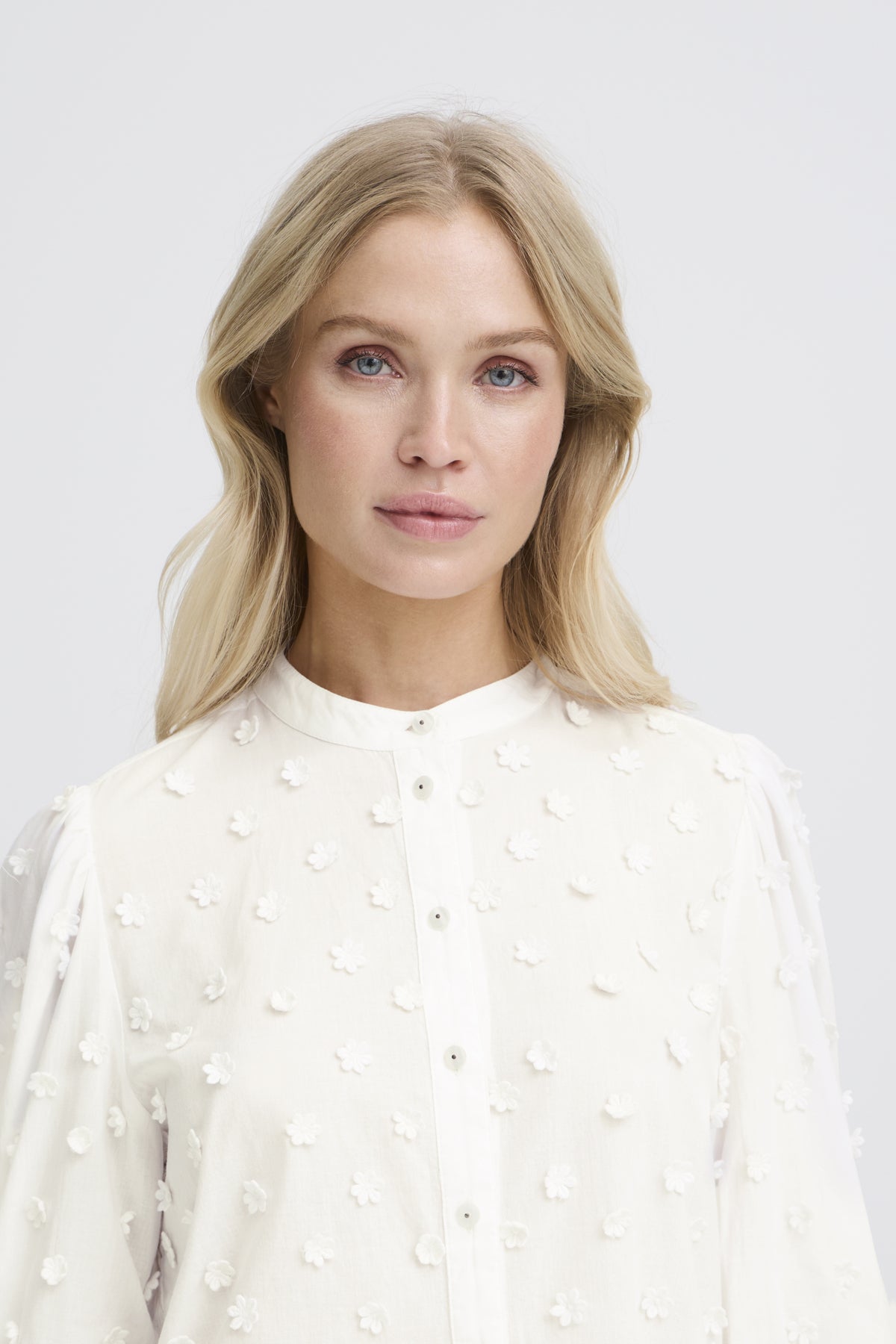 B.Young - ISABEAU - Appliqué Daisy shirt