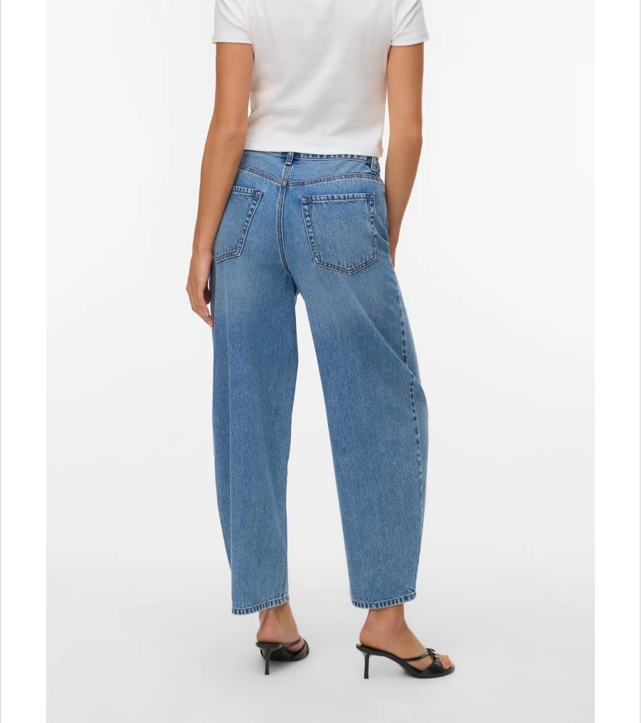 Vero Moda - BILLIE - Barrel High rise ankle jeans