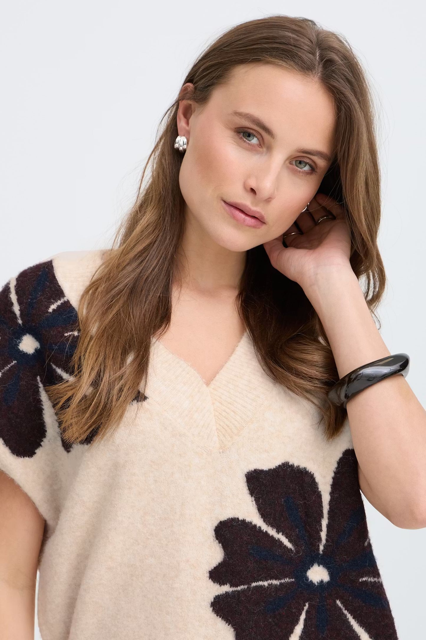 B.Young - OMEA SLIPOVER - V.Neck flower knit
