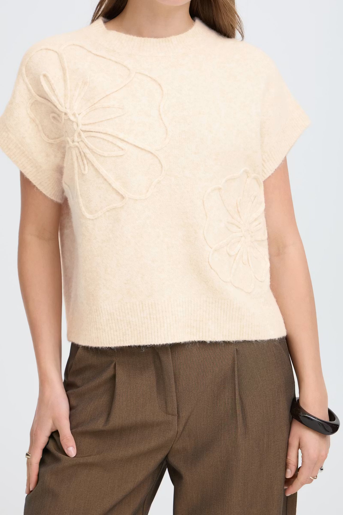 B.Young - OMEA - Appliqué flower knit