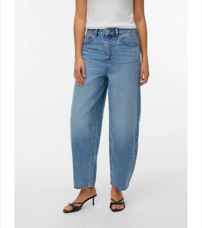 Vero Moda - BILLIE - Barrel High rise ankle jeans