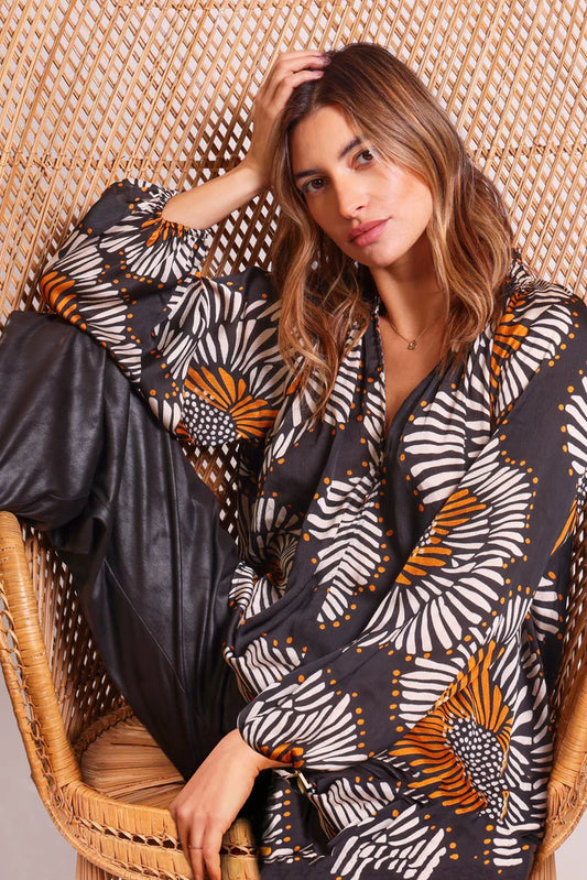 Traffic People - MADDING - Printed v-neck blouse
