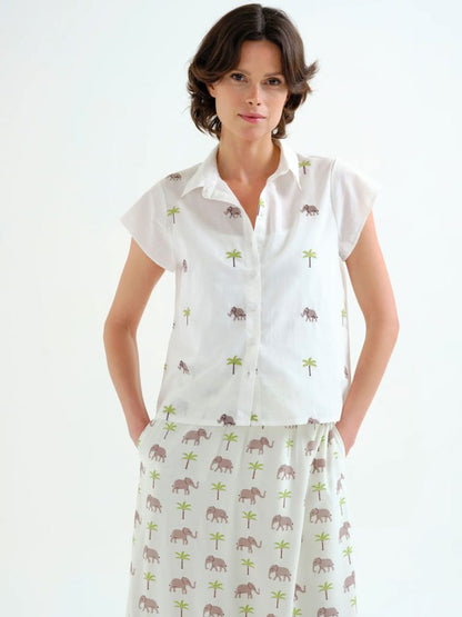 Compañía Fantástica -41125 - Elephant print cap sleeve shirt