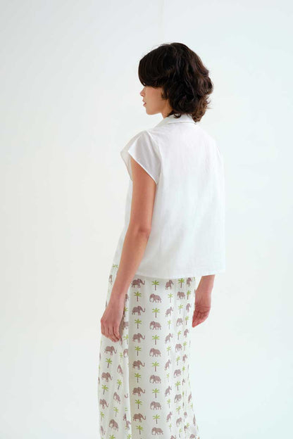 Compañía Fantástica -41125 - Elephant print cap sleeve shirt