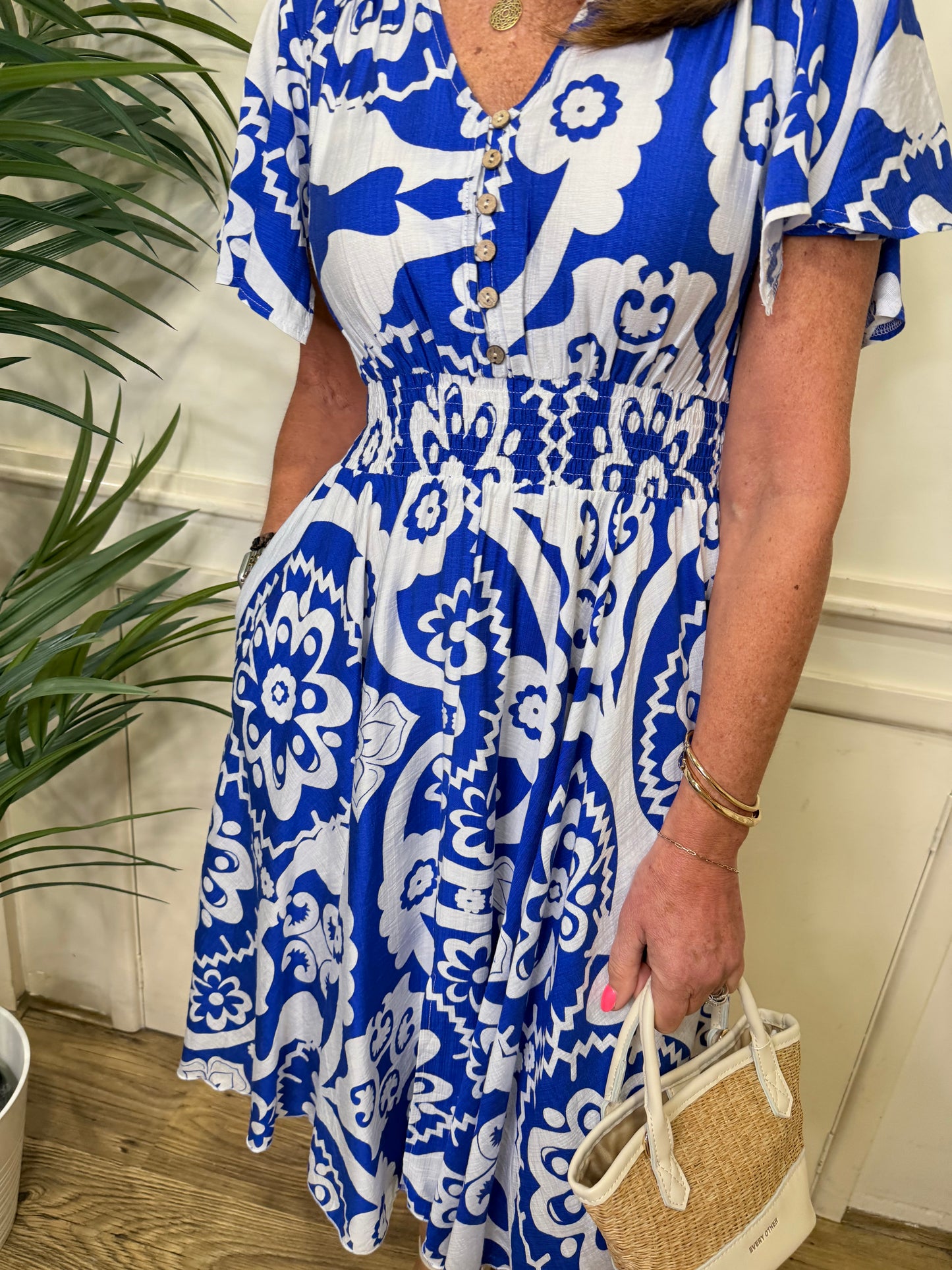 CALLIE - Bold print short sleeve dress