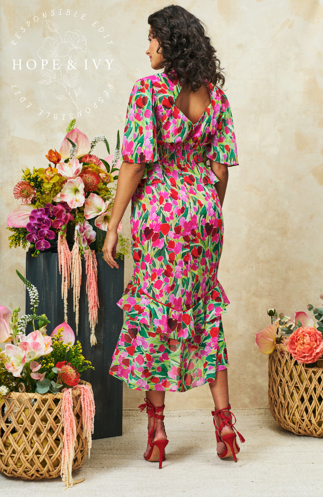 Hope & Ivy - The Rosemary - V.neck midi tea dress