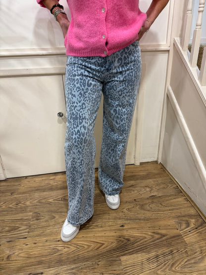 VERONICA - Blue leopard wide leg jeans