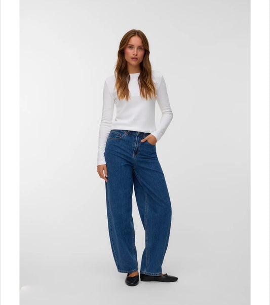 Vero Moda - BILLIE - Barrel High rise ankle jeans - Denim