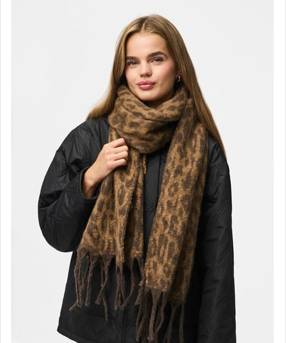 Pieces - NAYA - Leopard print scarf