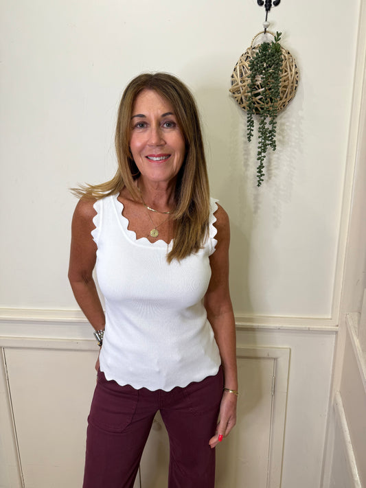 SUNNY - Zig zag scallop edge knitted top