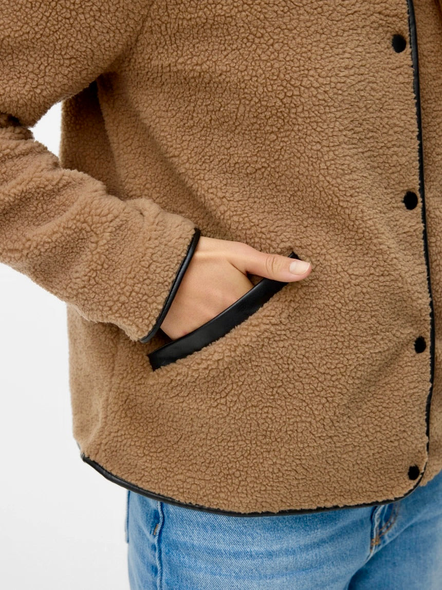 Vero Moda - CANDICE - Teddy jacket