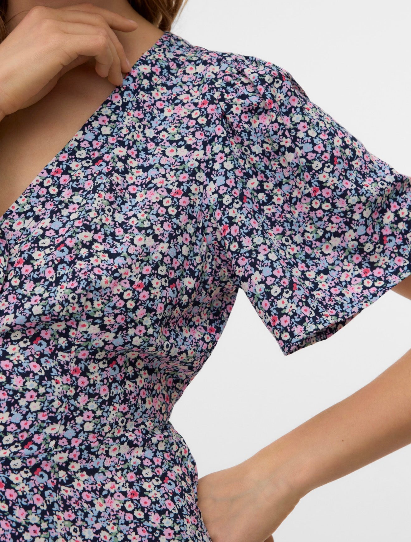Vero Moda - ABLA - Ditsy floral button front dress