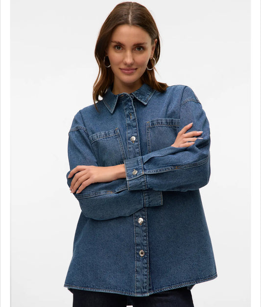 Vero Moda - JENNIE - Oversized denim Shacket