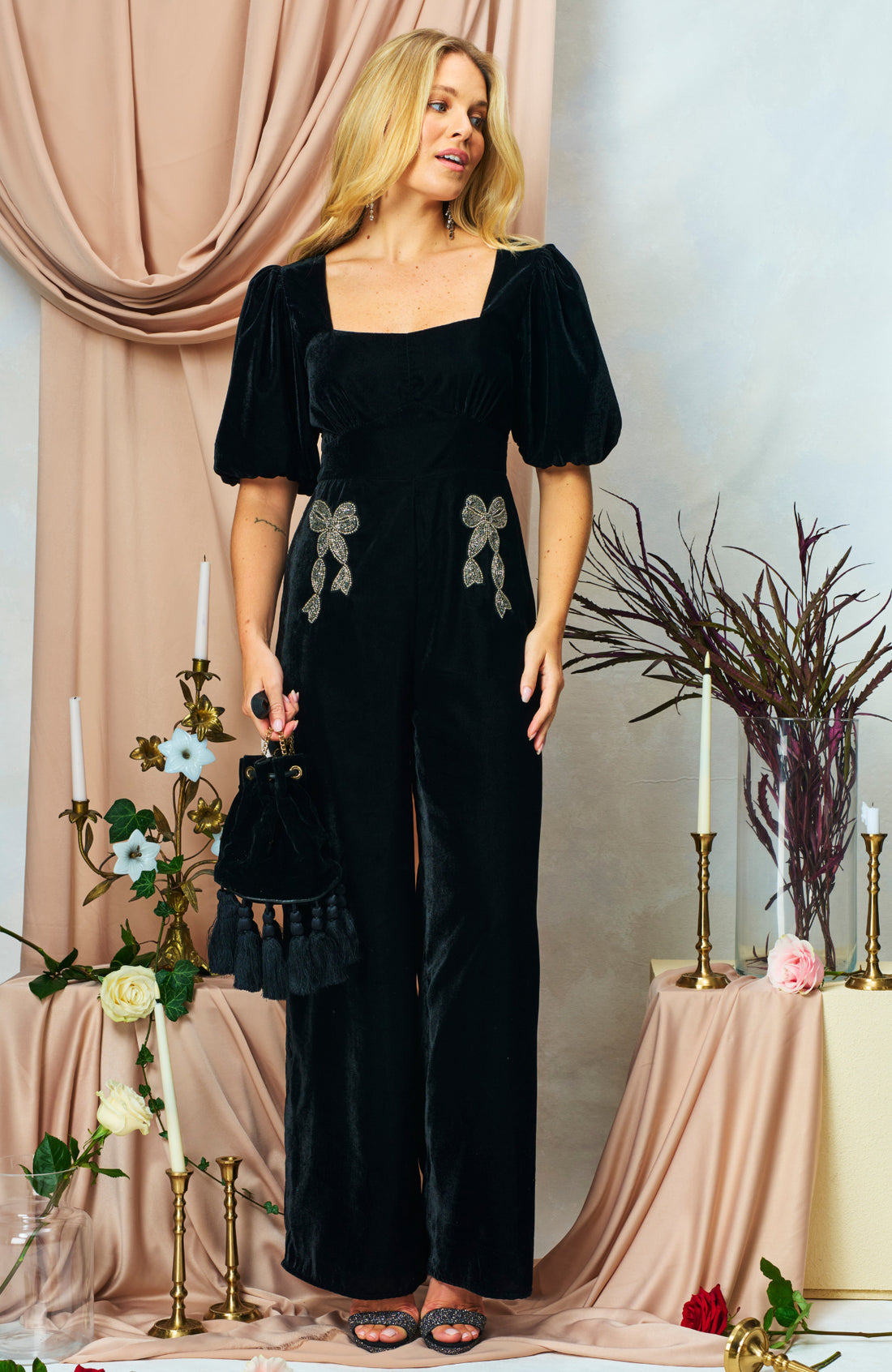 Hope & Ivy - CHELSEA puff sleeve velvet jumpsuit with embellished bows