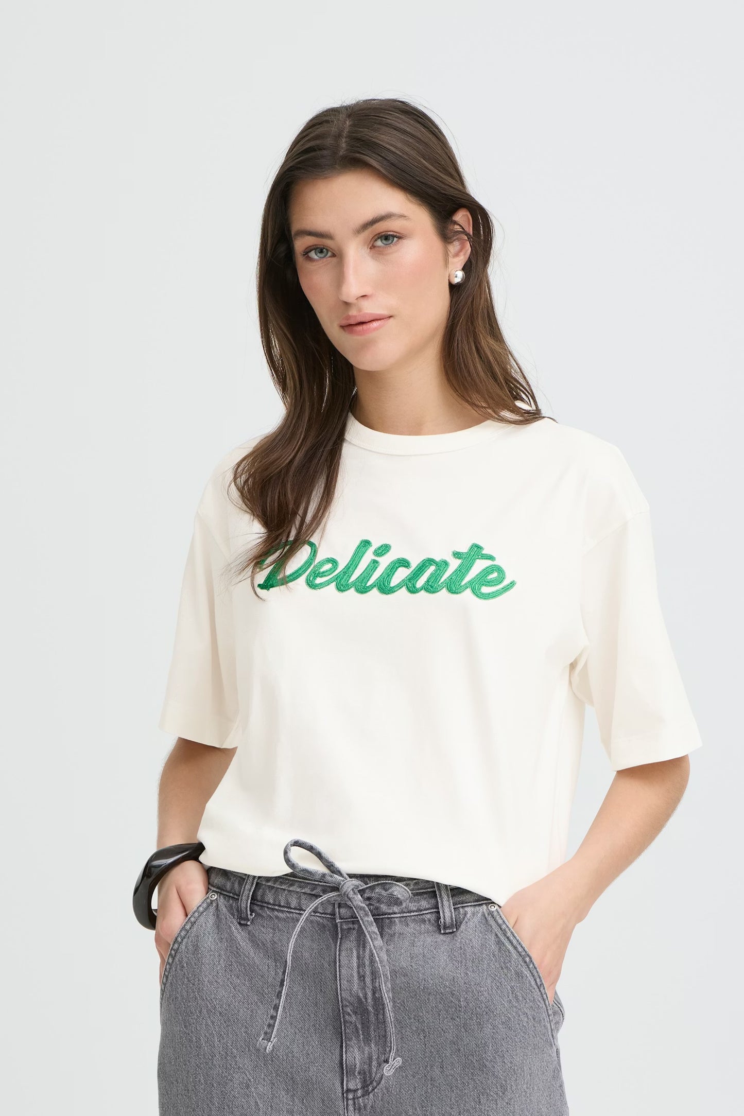 B.Young - PANDINNA - ‘Delicate’ slogan oversized t.shirt