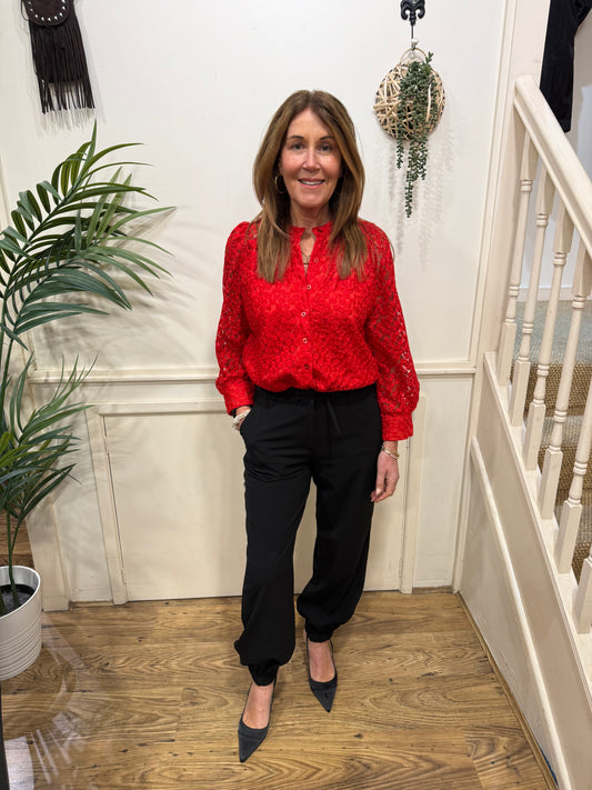 SHERI -Textured floral blouse