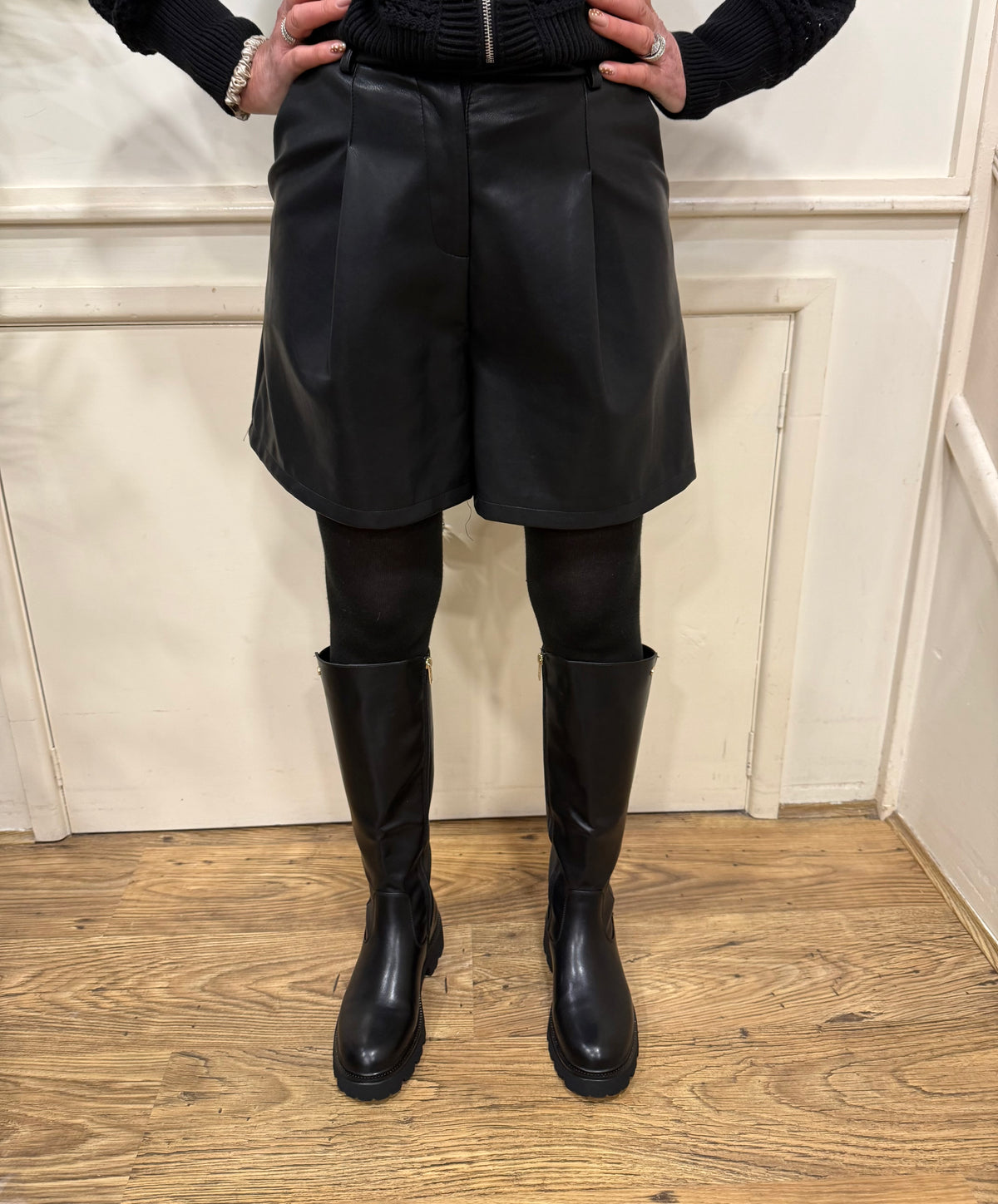 CALLA - Faux leather shorts