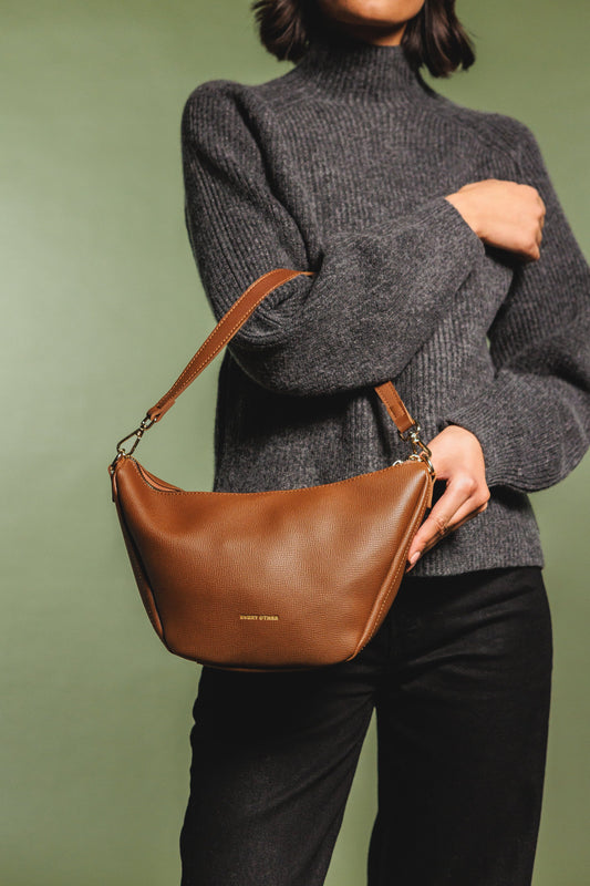 Every other - 12092 - V Line Shoulder Bag