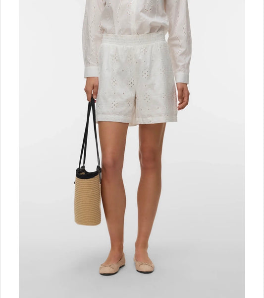 Vero Moda - ELIZA - Broderie anglaise short