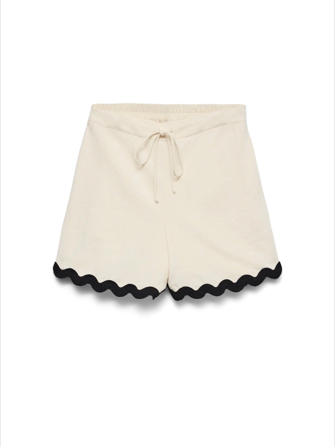 Vero Moda - JENNA - Scallop edge shorts