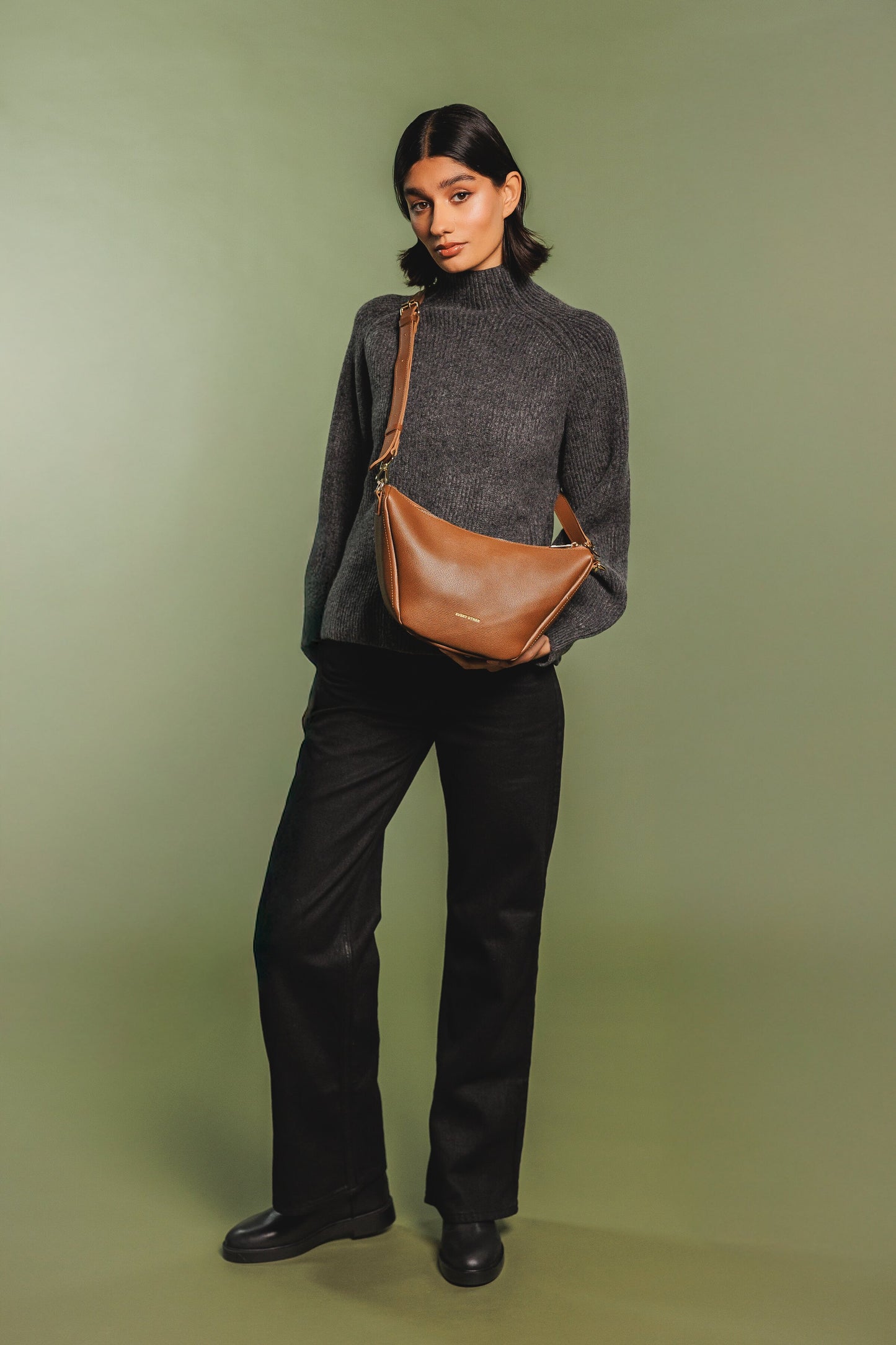 Every other - 12092 - V Line Shoulder Bag