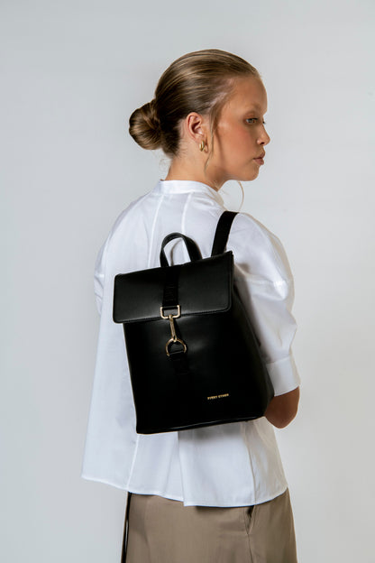 Every Other - 12113 - Clasp fastening backpack